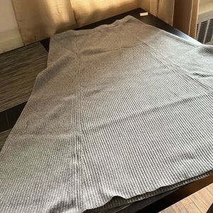 Banana Republic Gray Ribbed Midi Skirt